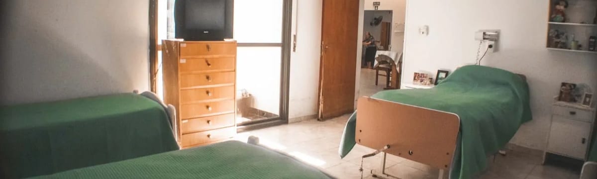 Cuidado de Mayores in LANUS ESTE, BUENOS AIRES