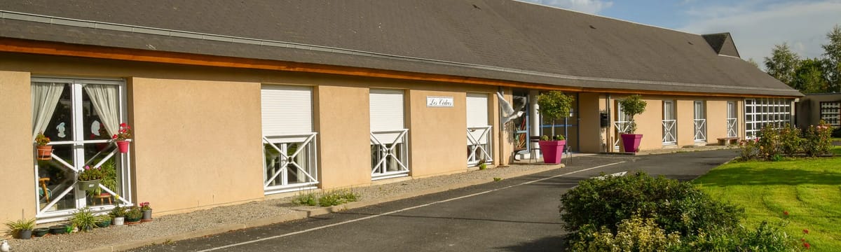 Soins aux Seniors in CARENTAN LES MARAIS, Normandie