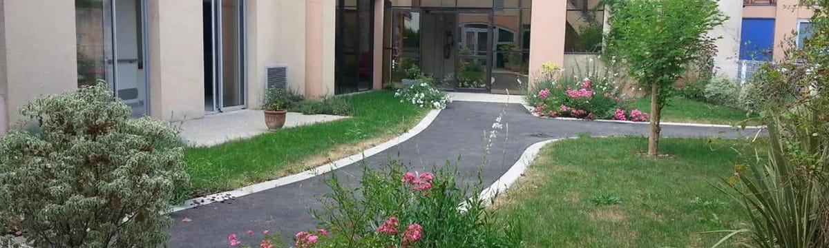 Soins aux Seniors in LUGAN, Occitanie
