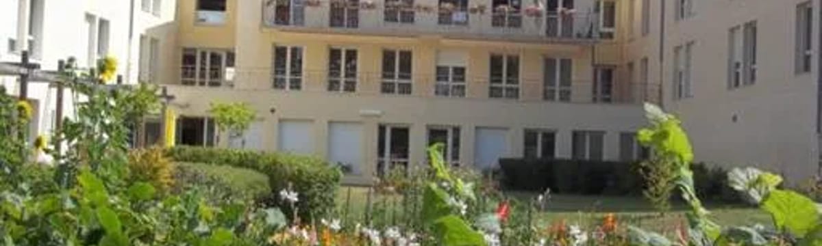 Soins aux Seniors in RUGLES, Normandie
