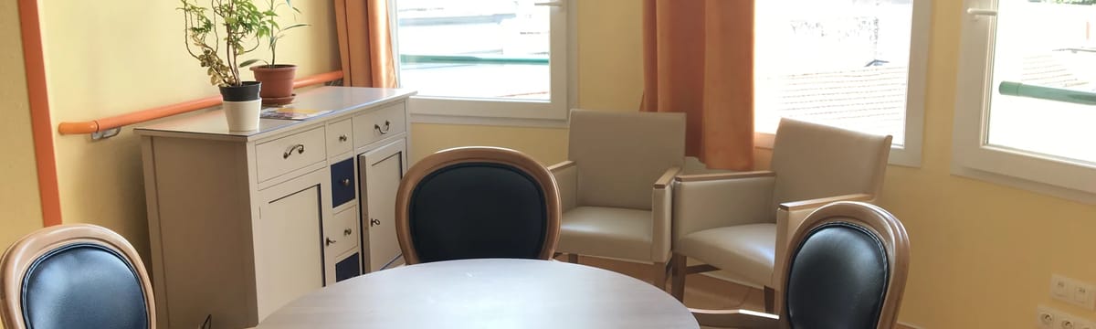 Soins aux Seniors in ORLEANS, Centre-Val de Loire