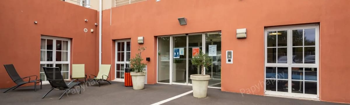 Soins aux Seniors in BIZANET, Occitanie