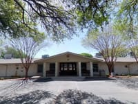 Colonial Park Manor
