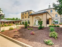 Heisinger Bluffs Healthcare Western Campus
