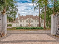 Chateau Woodlands