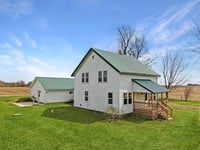 Blue Daisy Farmhouse Home