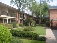Colonial Oaks At Braeswood