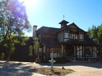 Manor House, The