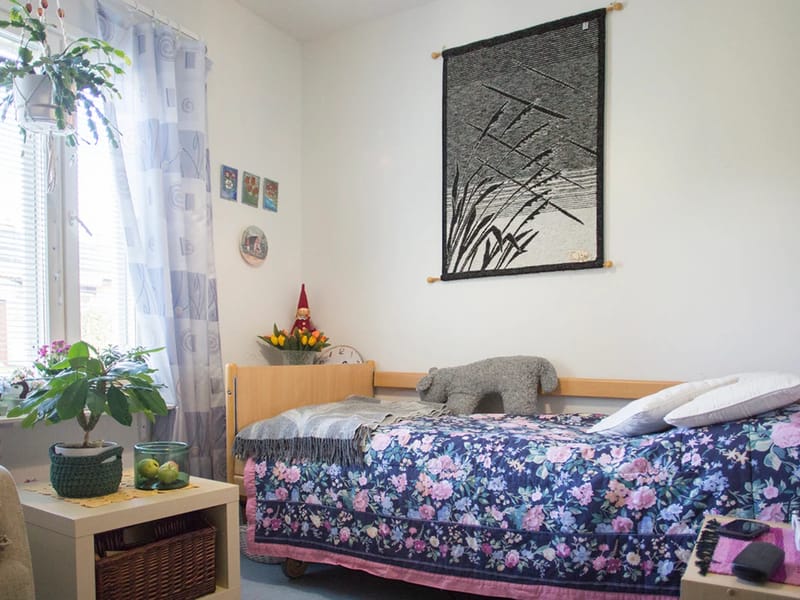 Esperi Hoivakoti Villa Fredrika, Hyvinkää — asukashuone hoivakodin virallisesta kuvagalleriasta