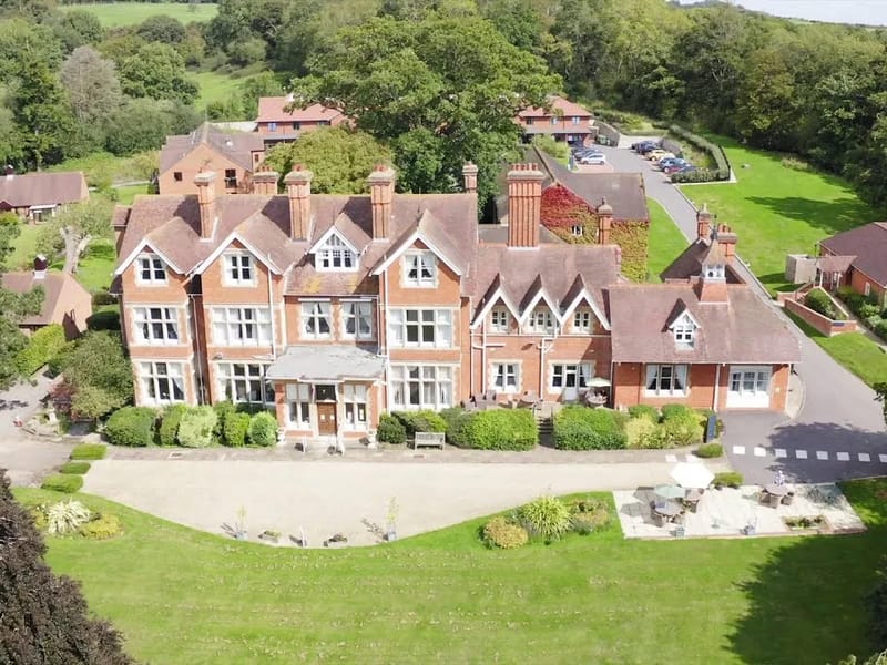 Oaken Holt Nursing and Residential Home - Nursing Home in Oxford, England photo 2