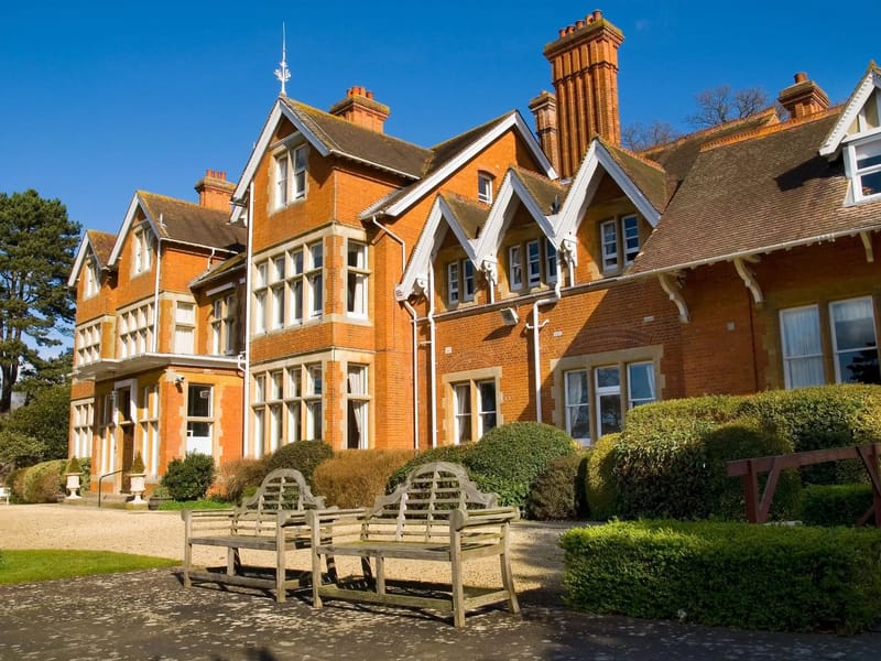 Oaken Holt Nursing and Residential Home - Nursing Home in Oxford, England photo 3