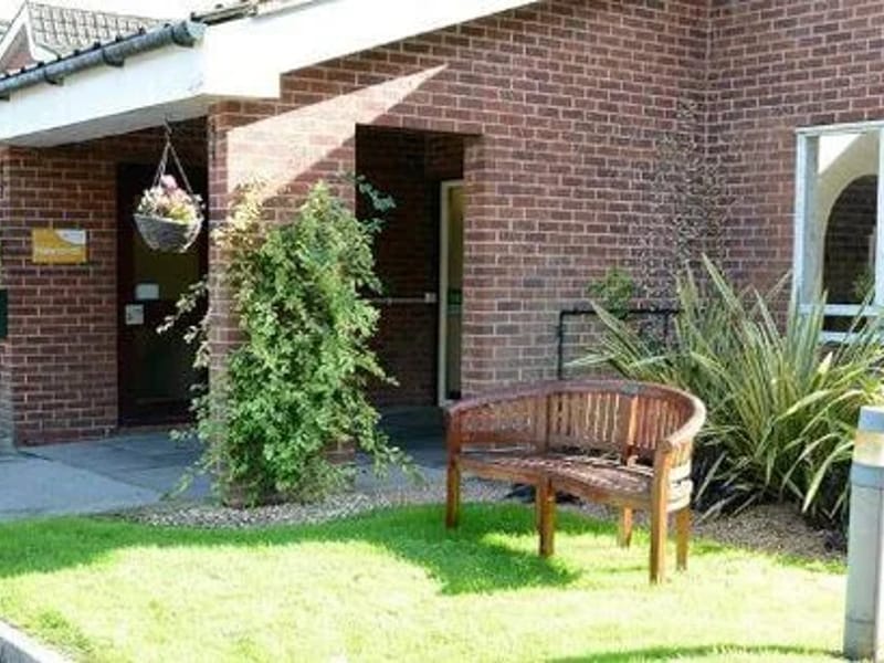Newlands - Assisted Living in Kenilworth, England photo 2