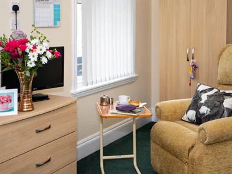 White Lodge & St Helens - Assisted Living in Bournemouth, England photo 2