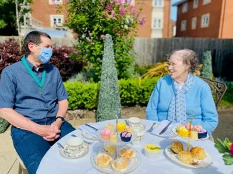 Bridge House - Assisted Living in Abingdon, England photo 2