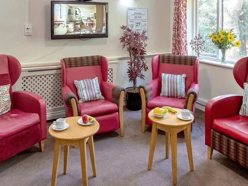 Lavender Lodge Care Home - Nursing Home in Farnborough, England photo 3