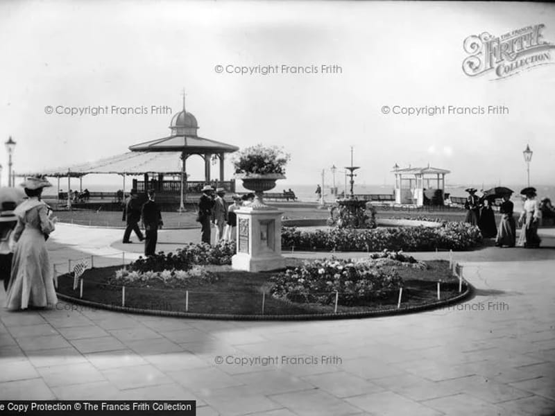 Esplanade House - Assisted Living in Ryde, England photo 3