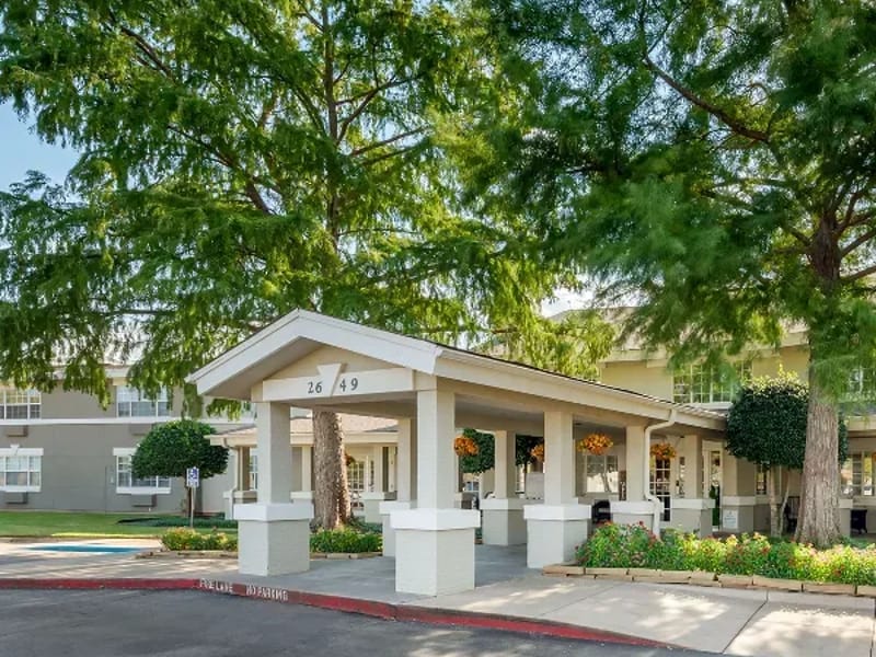 Brookdale Sikes Lake - Assisted Living in Wichita Falls, TX photo 2