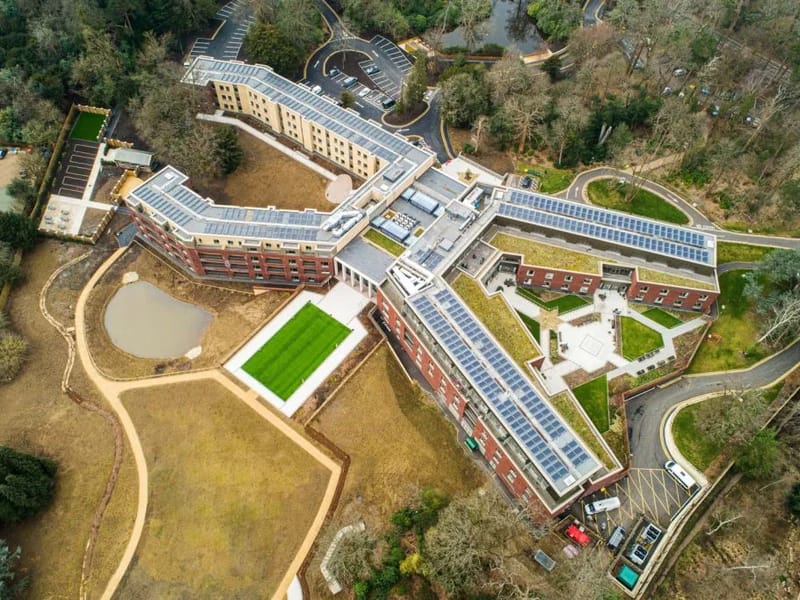 Hadley House Nursing Home - Nursing Home in Stanmore, England photo 2
