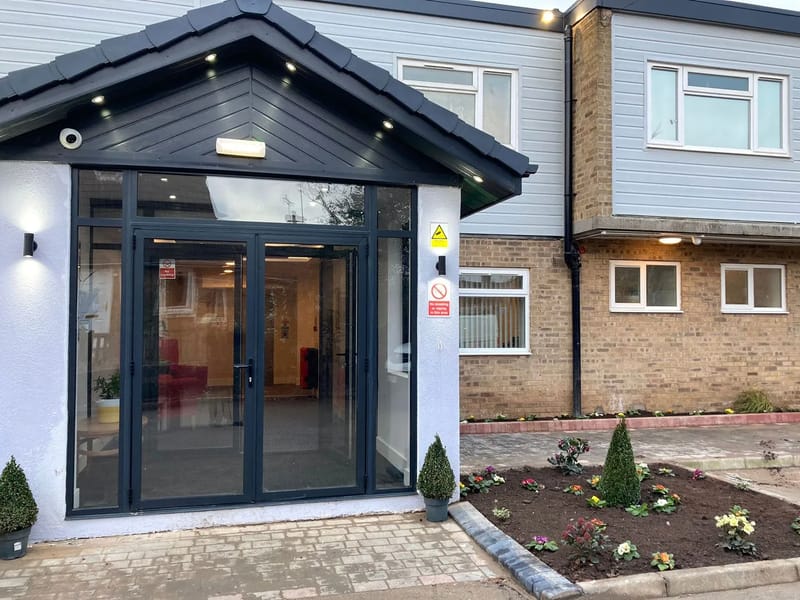 Elizabeth House in Reading, England photo 1