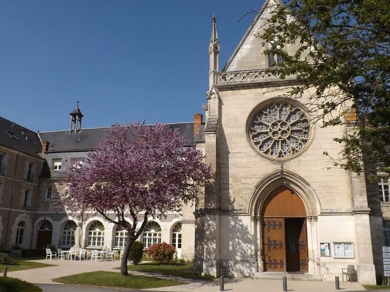 Ehpad Bon Secours - EHPAD in VENDOME, Centre-Val de Loire photo 2