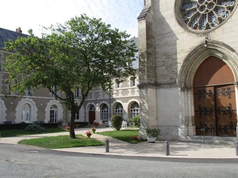 Ehpad Bon Secours - EHPAD in VENDOME, Centre-Val de Loire photo 1