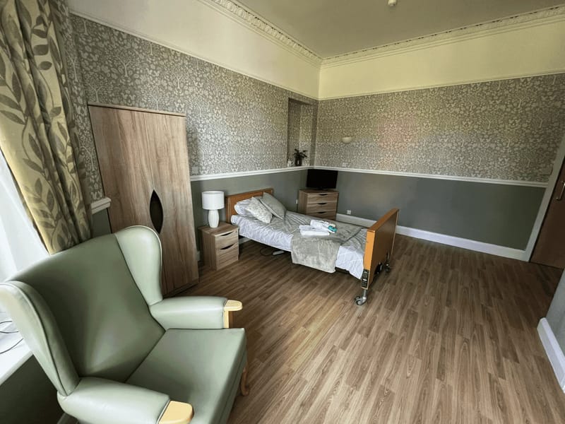 Daleside Nursing Home - Nursing Home in Birkenhead, England photo 2