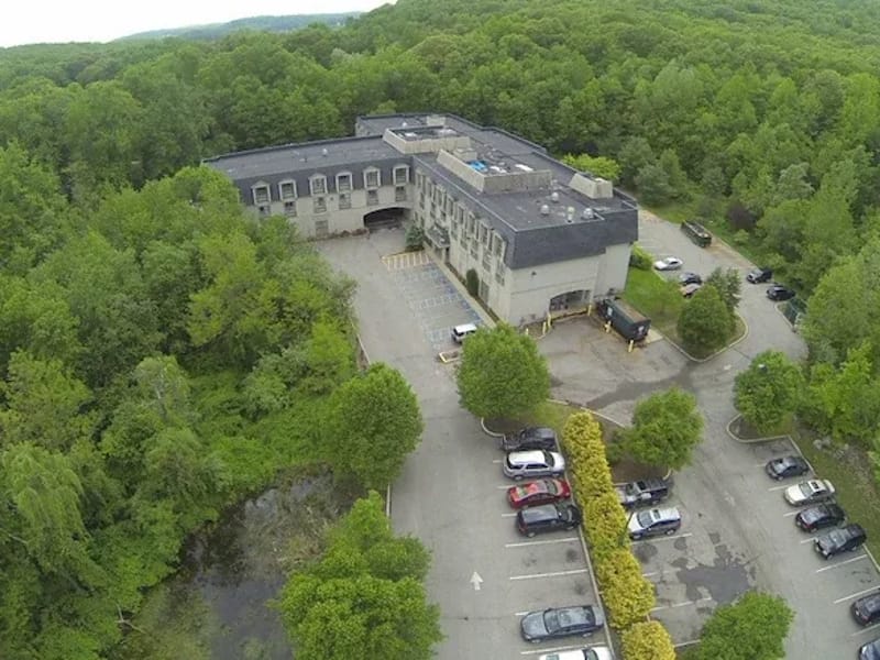 Arbor Ridge Rehabilitation and Healthcare Center - Nursing Home in Wayne, NJ photo 3