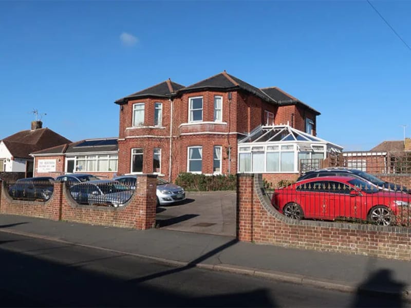 The Heathers - Assisted Living in Worthing, England photo 2