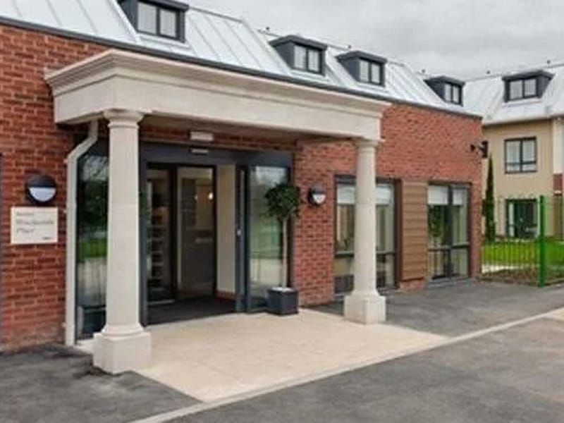 The Donnington Care Home - Nursing Home in Newbury, England photo 2