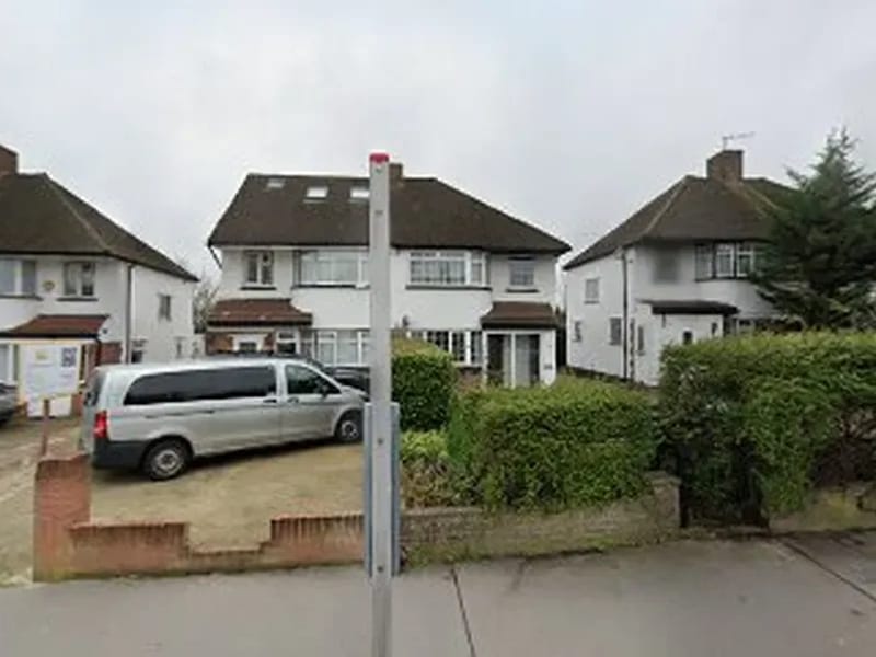 Heavers Court in London, England photo 1