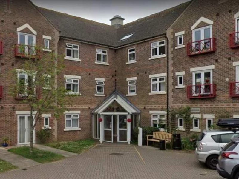 London Care (Leaholme) - Nursing Home in Chichester, England photo 2