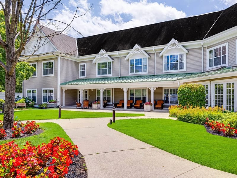 Llanfair House Care & Rehabilitation Center - Nursing Home in Wayne, NJ photo 2