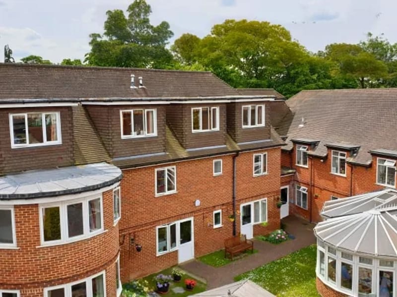 Orangery Care Home - Nursing Home in Aldershot, England photo 3
