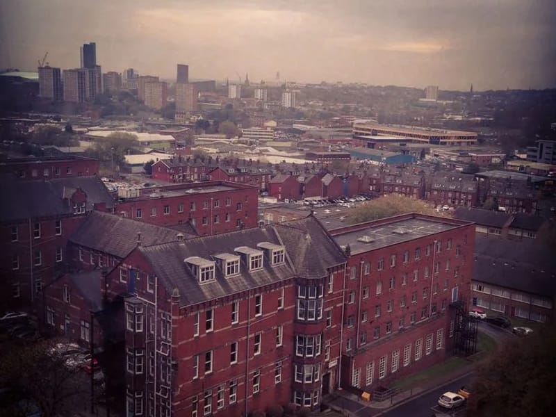 St James's University Hospital - Hospital in Leeds, England photo 1