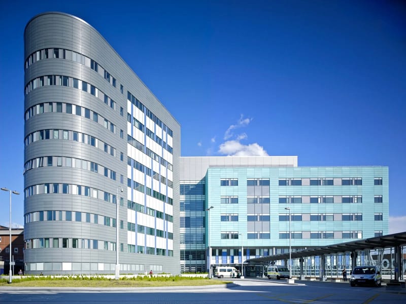 St James's University Hospital - Hospital in Leeds, England photo 3