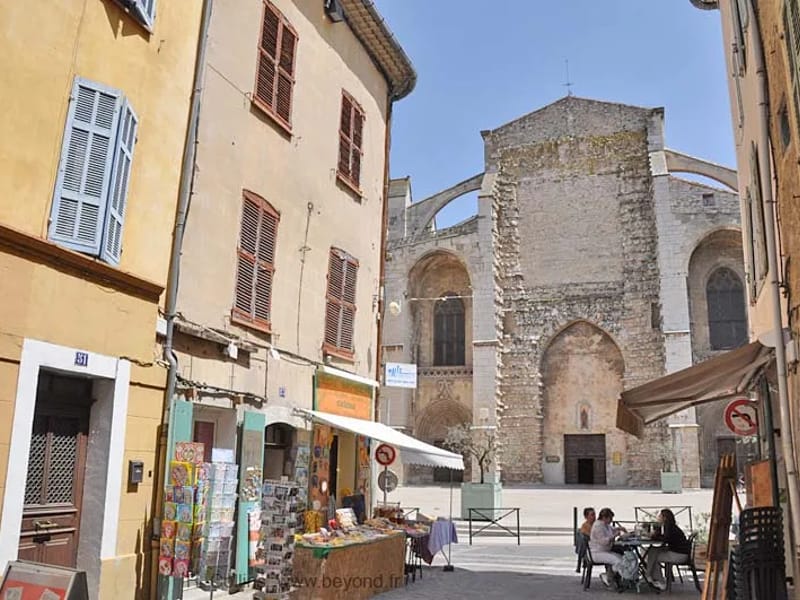 Aj Les Pensees En Provence - Accueil de Jour in ST MAXIMIN LA STE BAUME, Provence-Alpes-Côte d'Azur photo 3