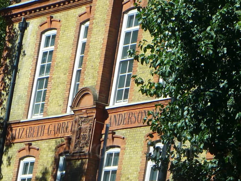 University College Hospital & Elizabeth Garrett Anderson Wing - Hospital in London, England photo 1