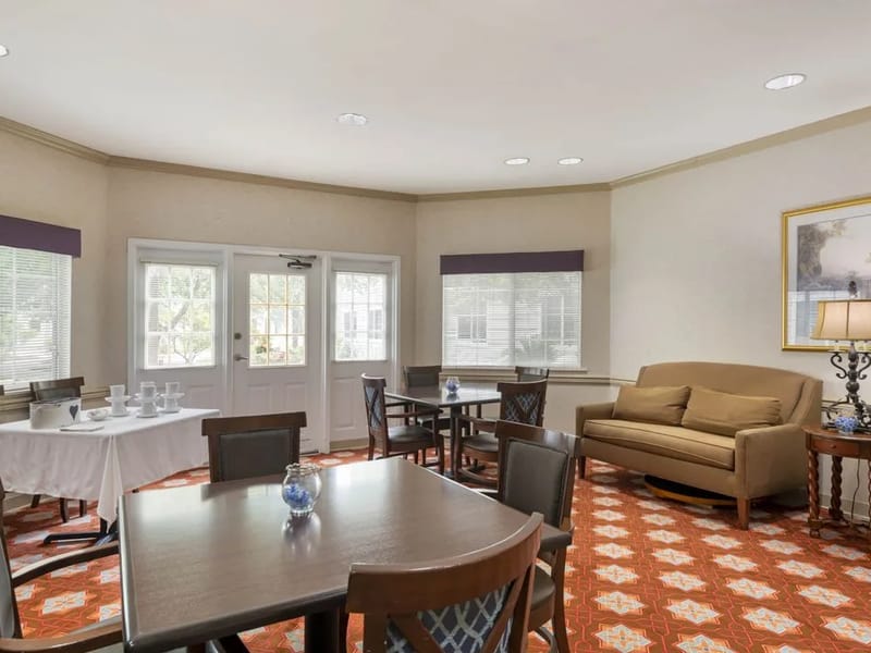 Lyndale At San Angelo - Assisted Living in San Angelo, TX photo 2