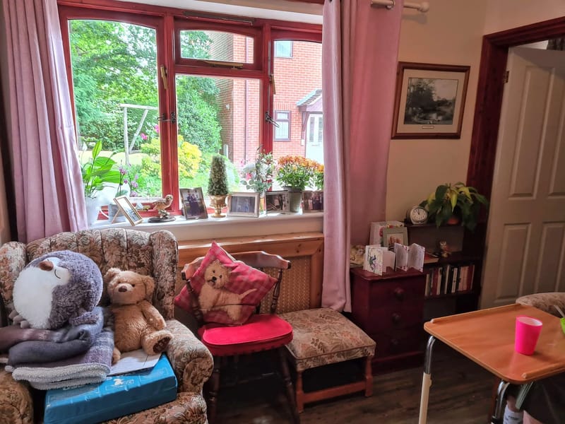 Ashbourne Court Care Home - Nursing Home in Aldershot, England photo 2