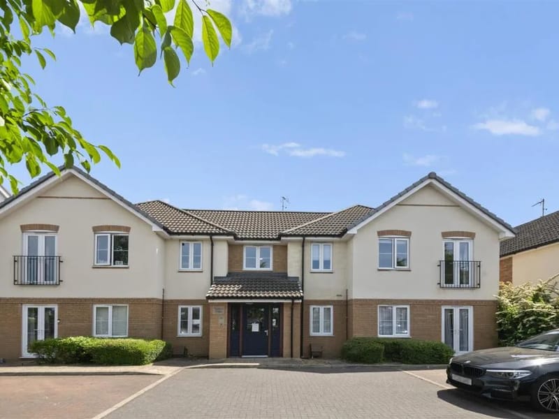 Mavyl Lodge in Uxbridge, England photo 1