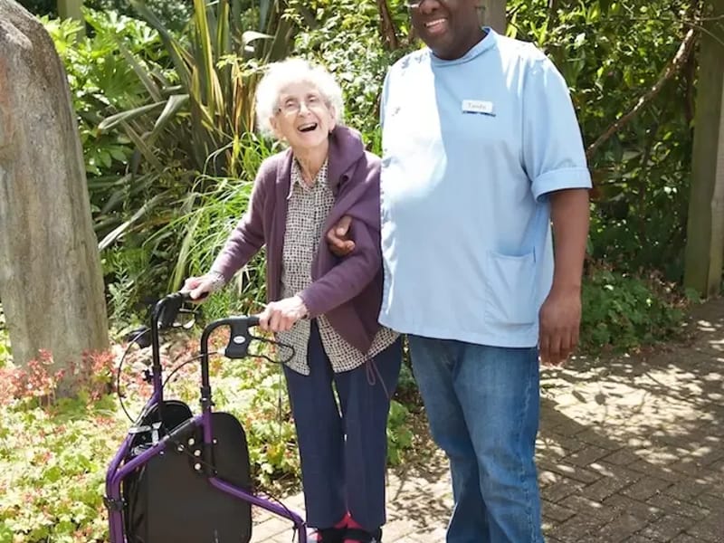 Lovat House Residential Care - Assisted Living in Wokingham, England photo 2