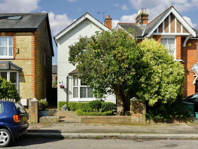 5 Fengates Road - Assisted Living in Redhill, England photo 3