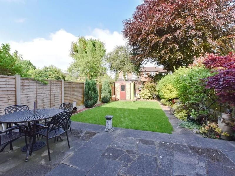 Roland Residential Care Homes â 2 Queen Anneâs in Enfield, England photo 2