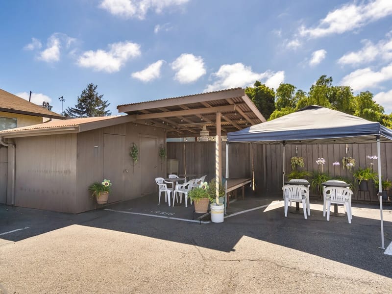 Colonial Acres Residential Care Home - Assisted Living in Hayward, CA photo 2