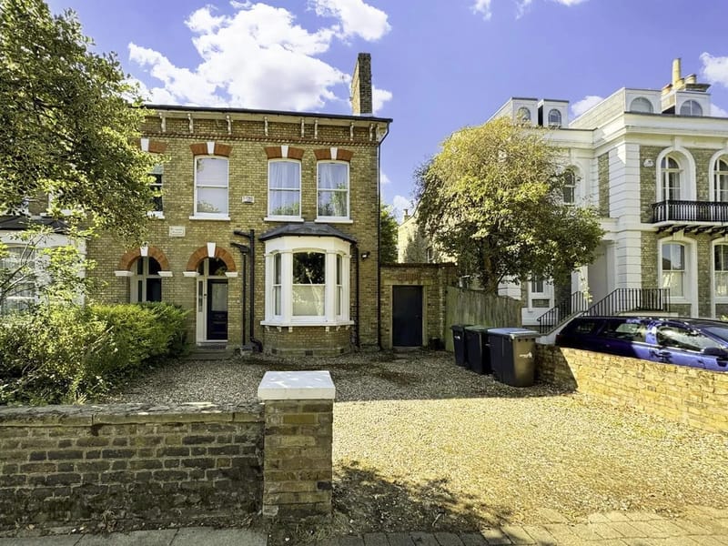 Essex Road - Adult Day Care in Enfield, England photo 1