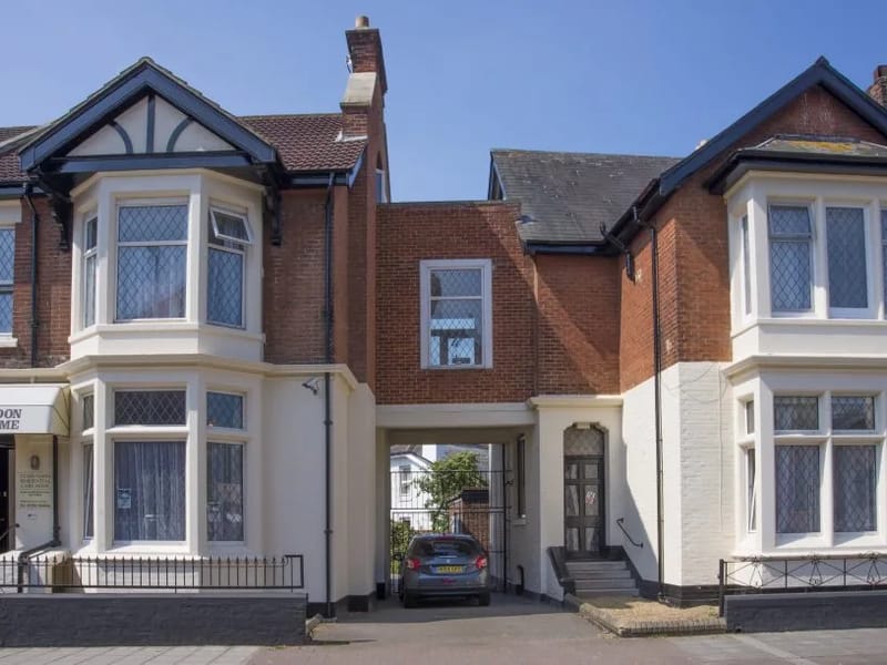 Clarendon Court Care Home in Nottingham, England photo 2