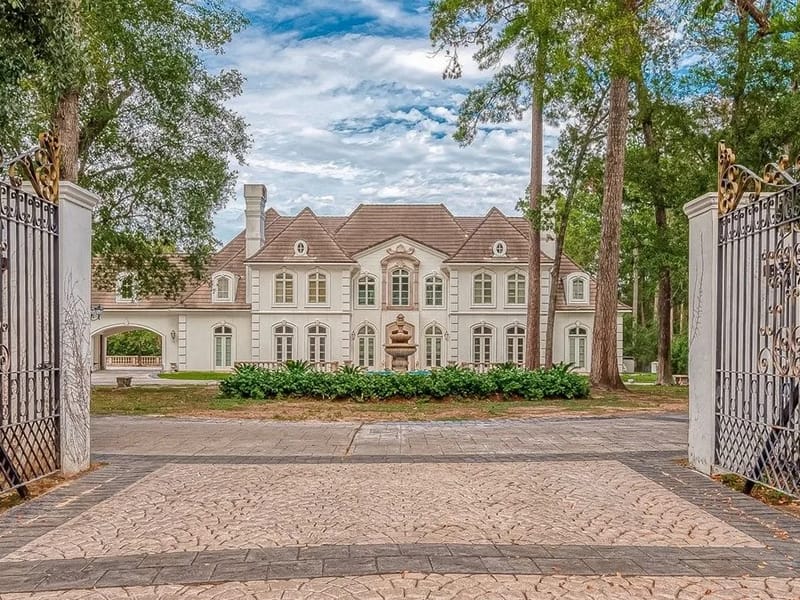 Chateau Woodlands — Assisted Living, Shenandoah, TX · photo 1