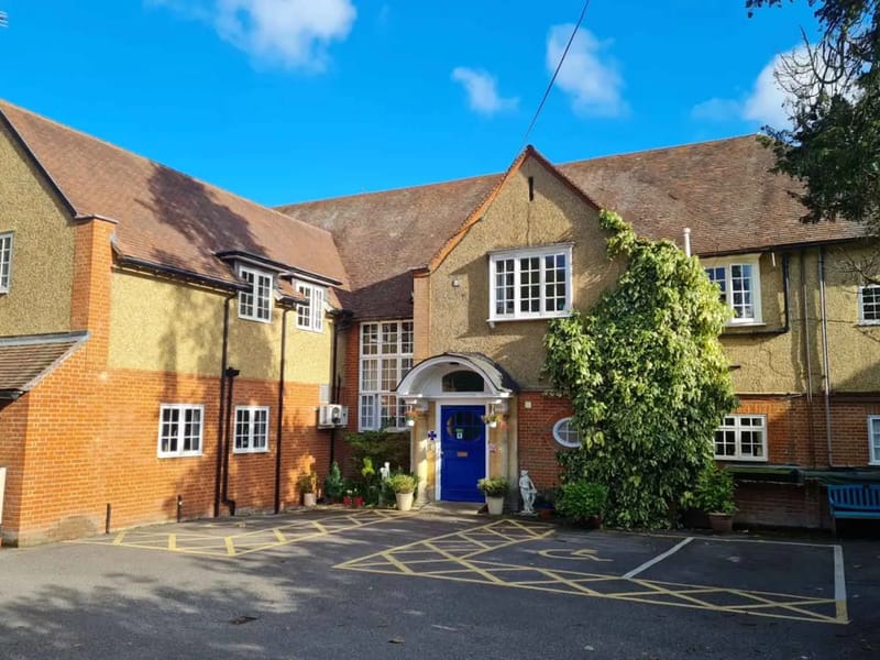 Maple House - Nursing Home in Aldershot, England photo 2