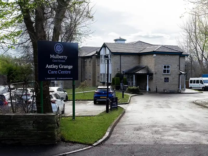 Astley Grange - Nursing Home in Huddersfield, England photo 3