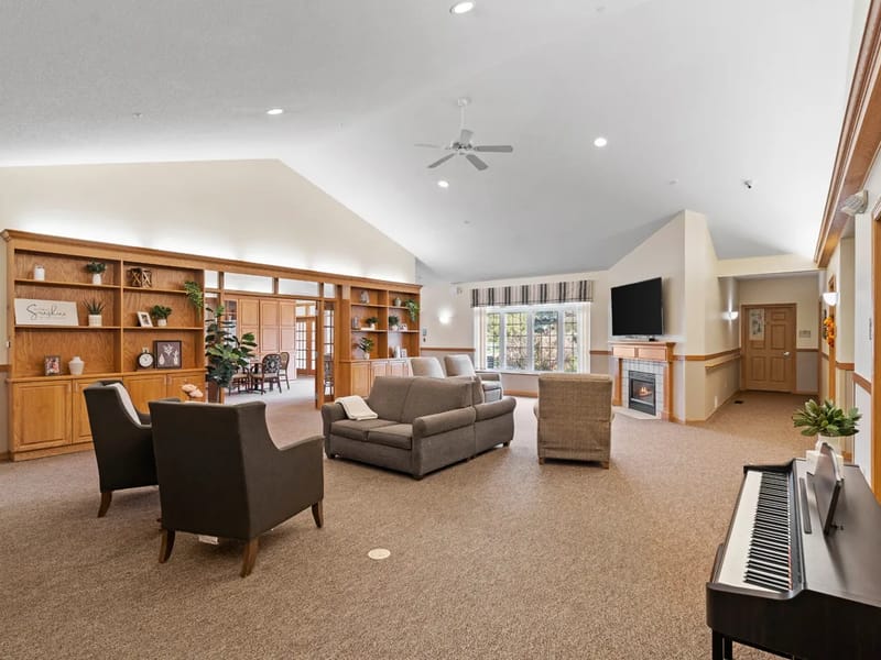 Emerald Crest Of Burnsville - Assisted Living in Burnsville, MN photo 3